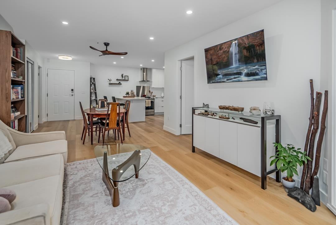 203 2700 MCCALLUM ROAD, Abbotsford