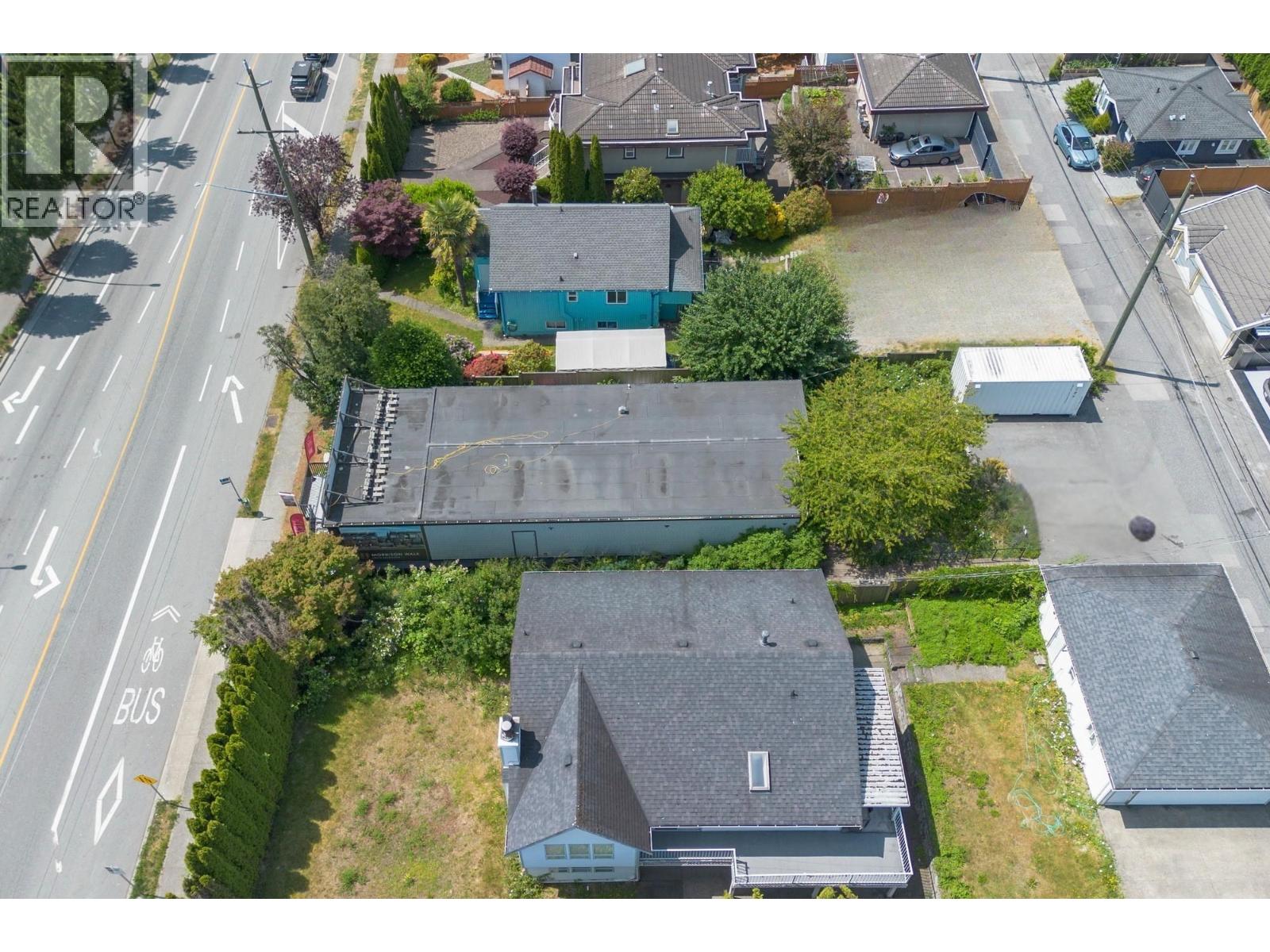 658 E 3RD STREET, North Vancouver