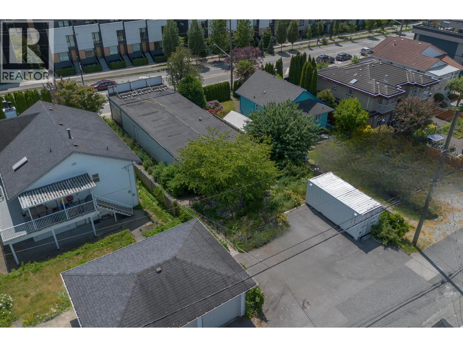 658 E 3RD STREET, North Vancouver