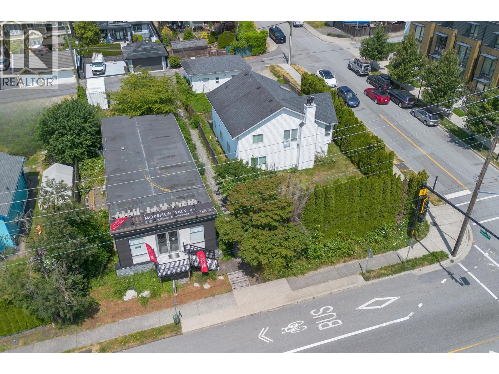 658 E 3RD STREET, North Vancouver