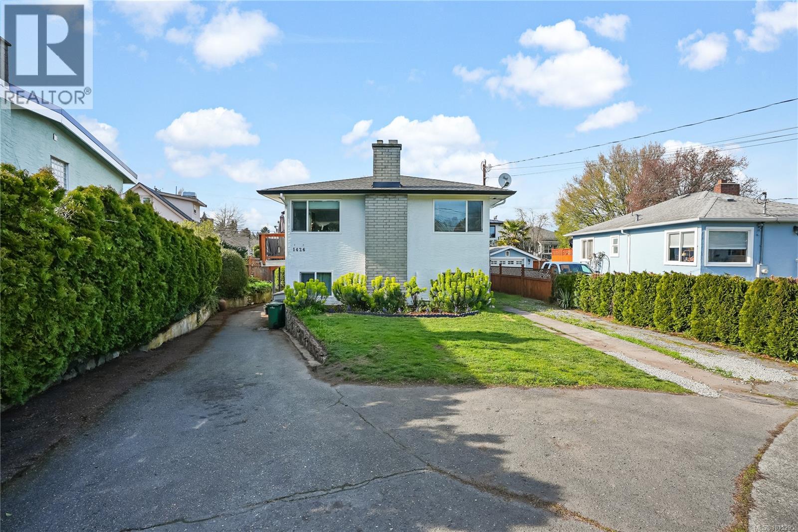 1426 Westall Ave, Victoria