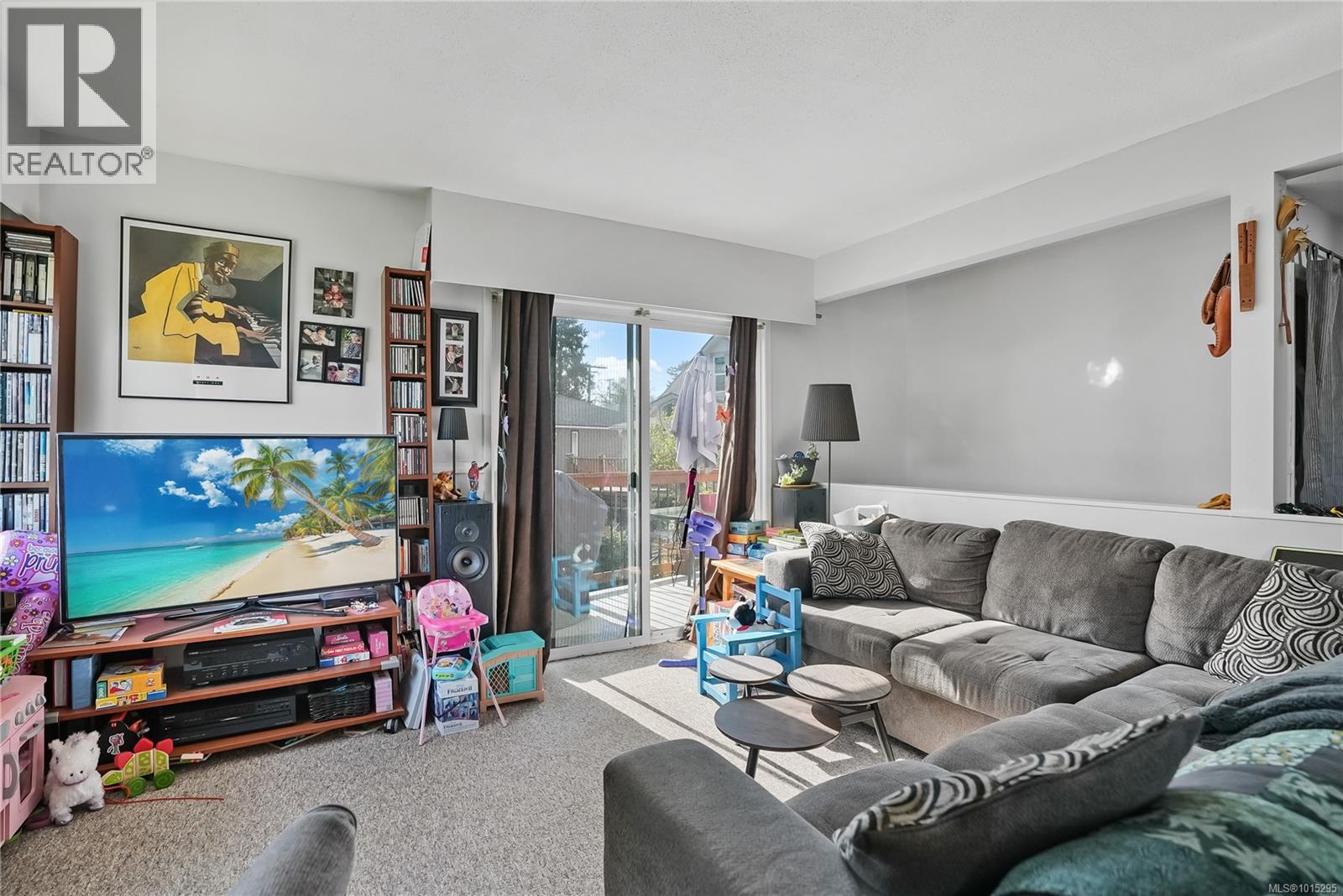 1426 Westall Ave, Victoria