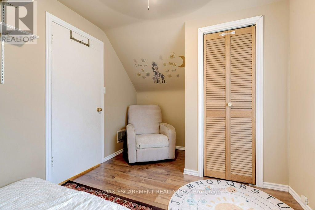 Single Family House for Sale in  MONTROSE AVENUE Hamilton (Rosedale) 