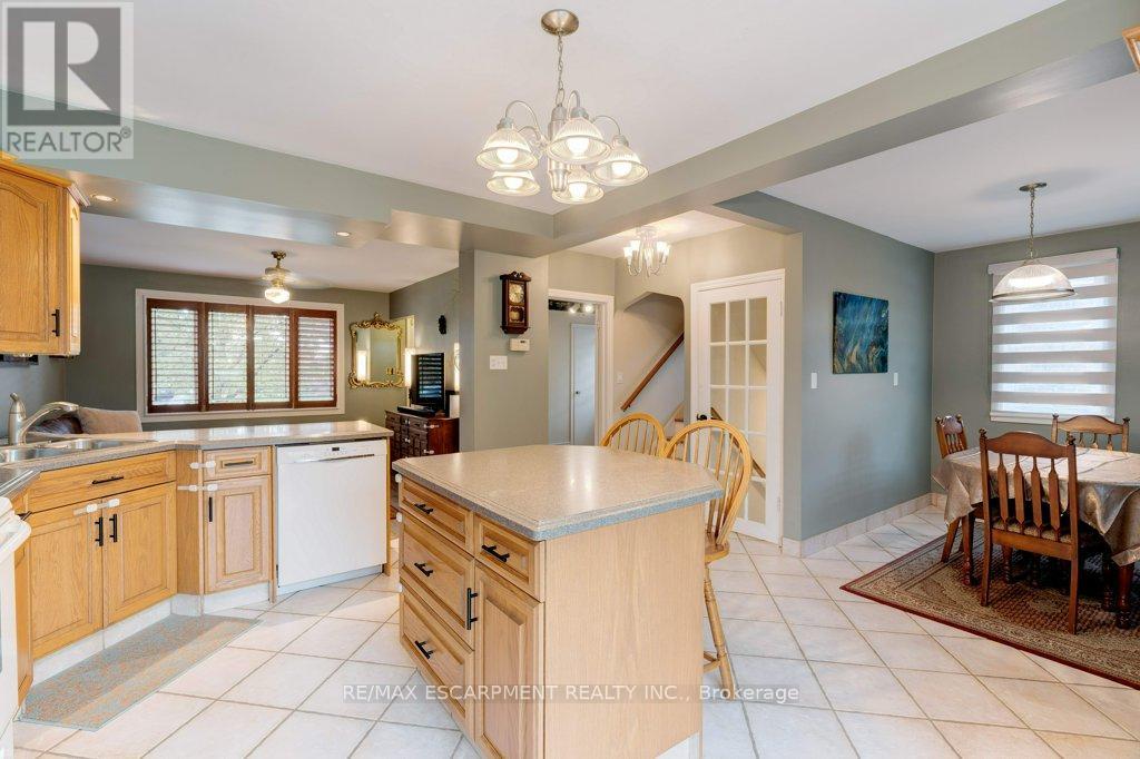 Single Family House for Sale in  MONTROSE AVENUE Hamilton (Rosedale) 