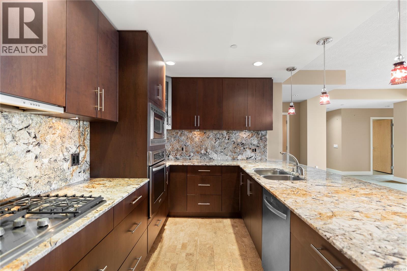 402 748 Sayward Hill Terrace, Saanich