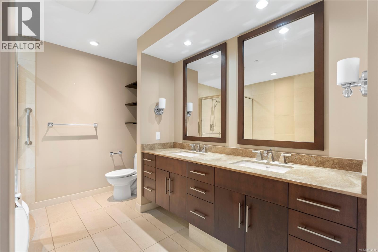 402 748 Sayward Hill Terrace, Saanich
