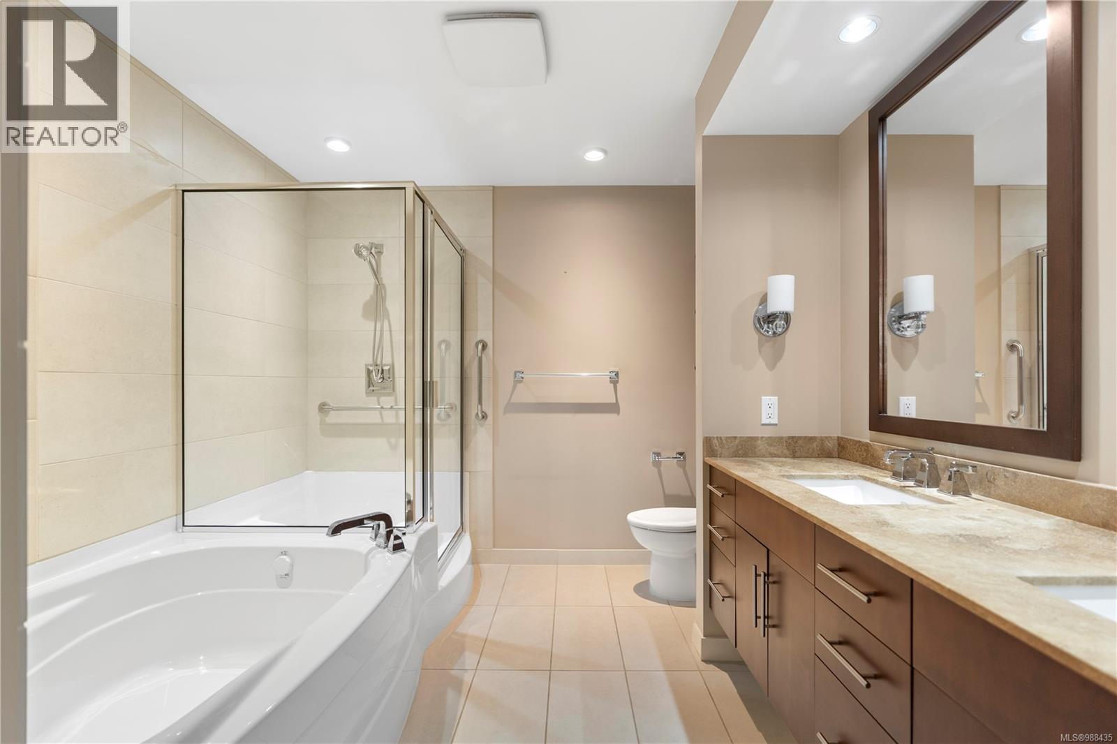 402 748 Sayward Hill Terrace, Saanich