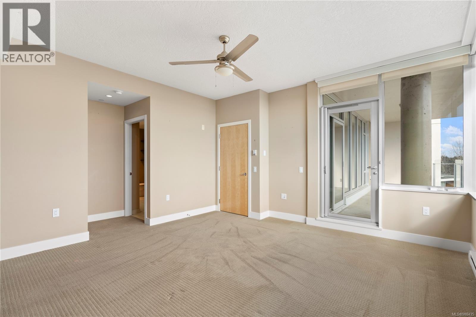 402 748 Sayward Hill Terrace, Saanich