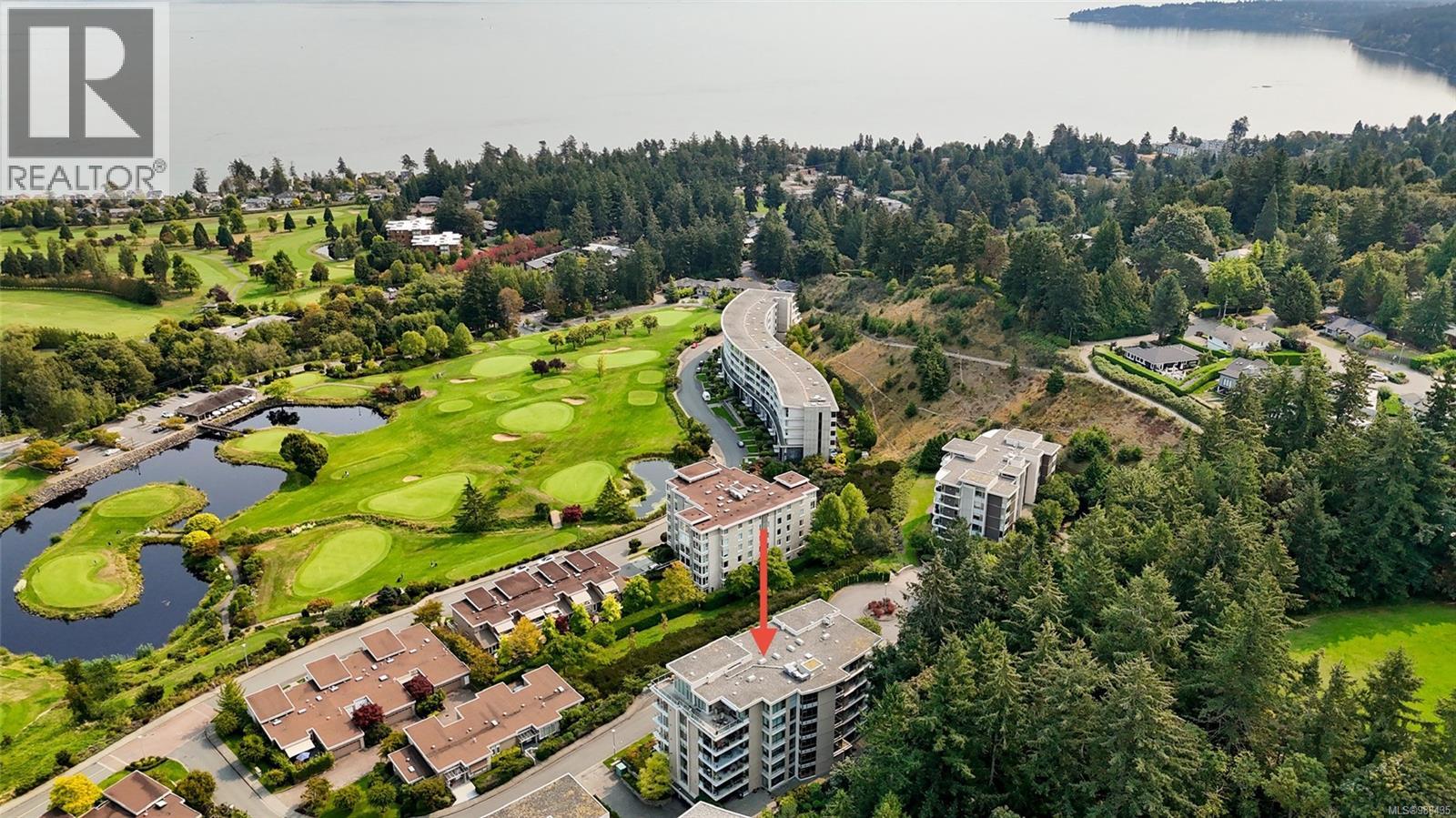 402 748 Sayward Hill Terrace, Saanich