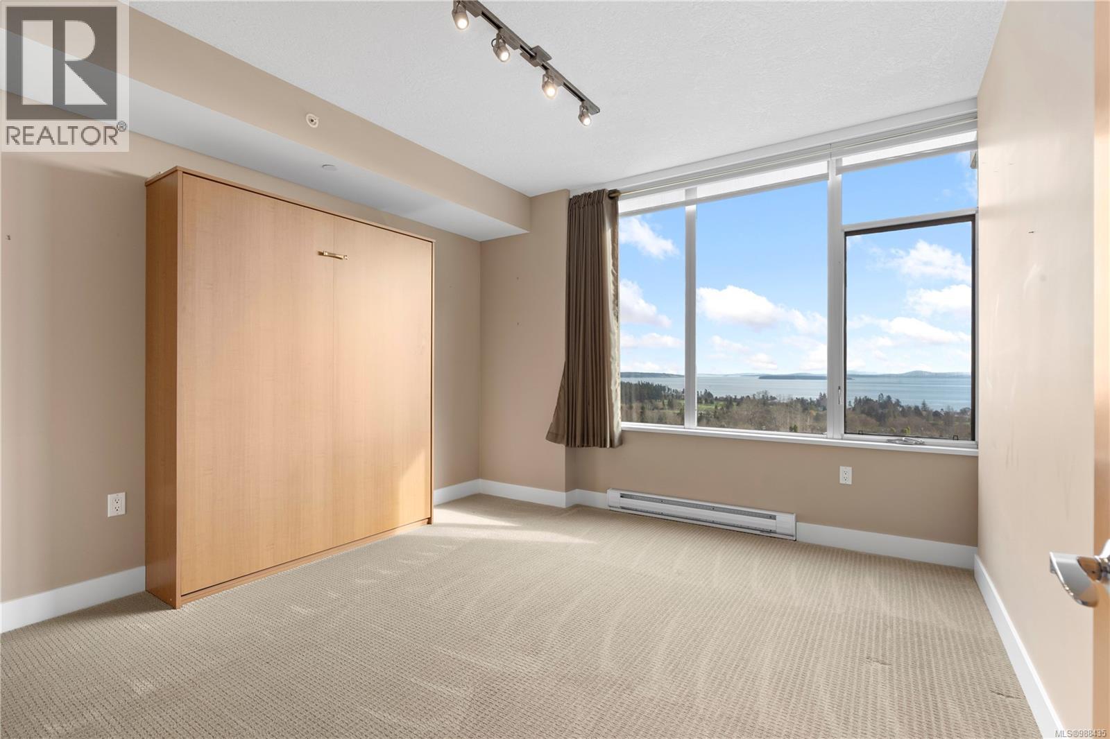 402 748 Sayward Hill Terrace, Saanich
