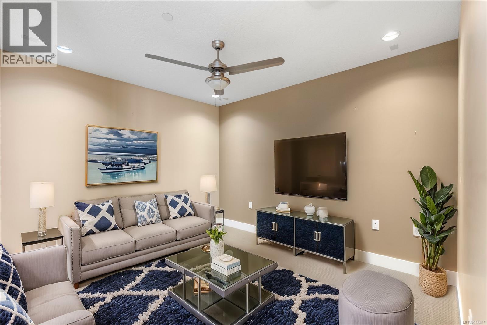 402 748 Sayward Hill Terrace, Saanich