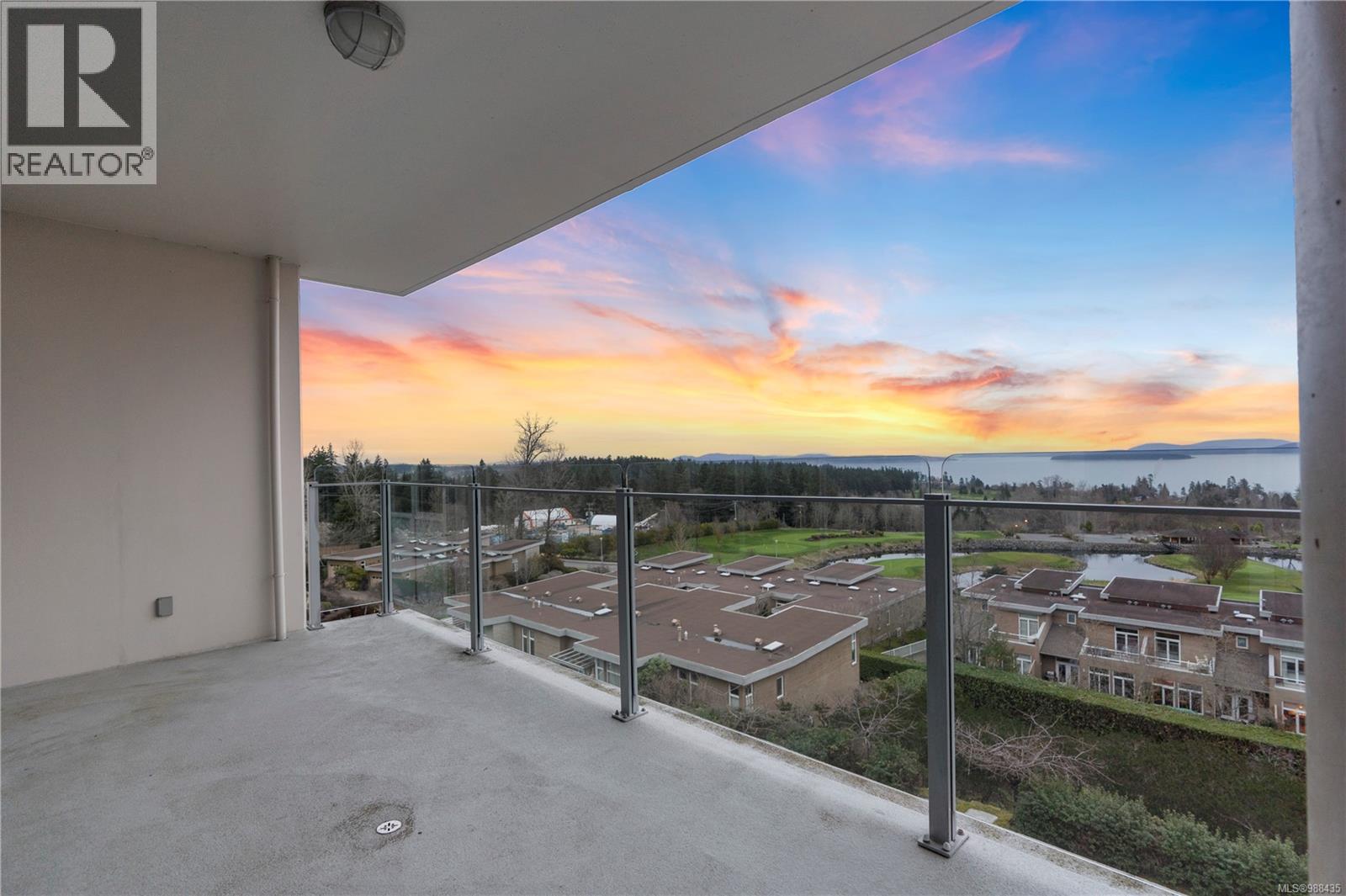 402 748 Sayward Hill Terrace, Saanich