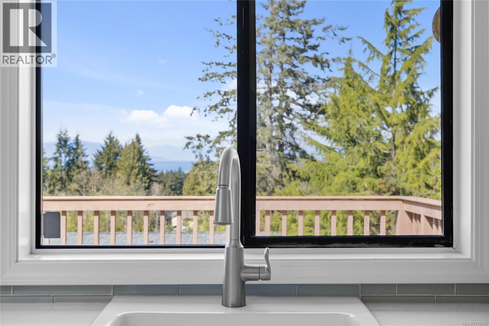 7496 Clark Cres, Lantzville