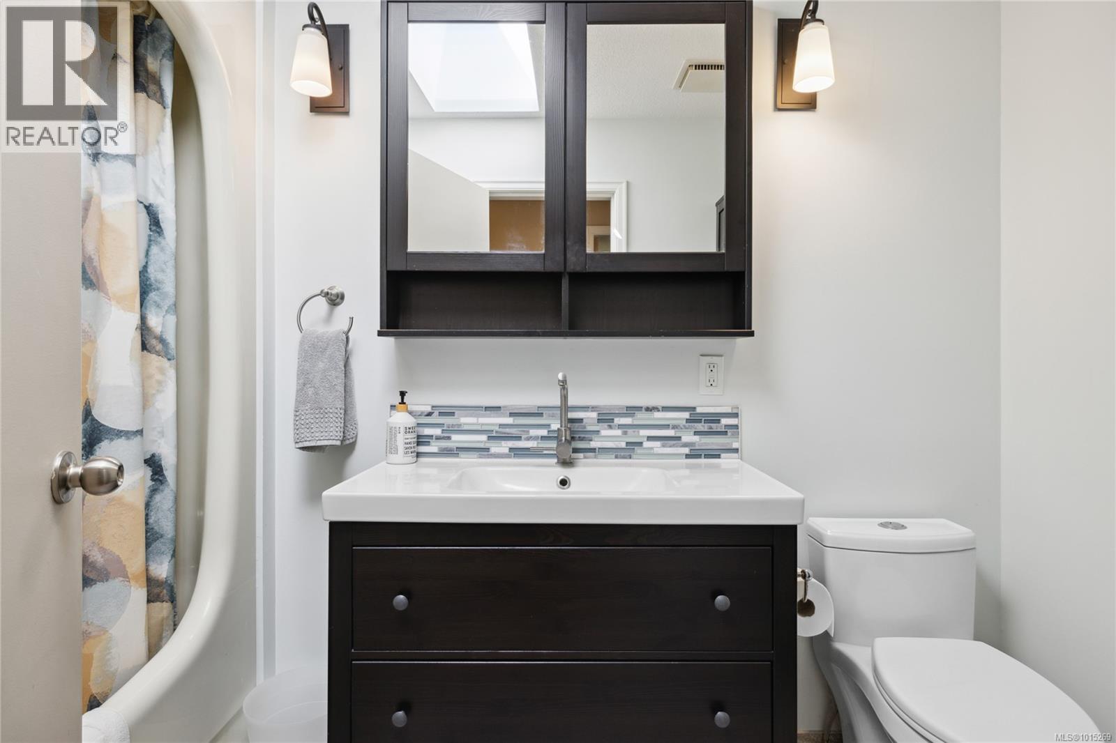 7496 Clark Cres, Lantzville