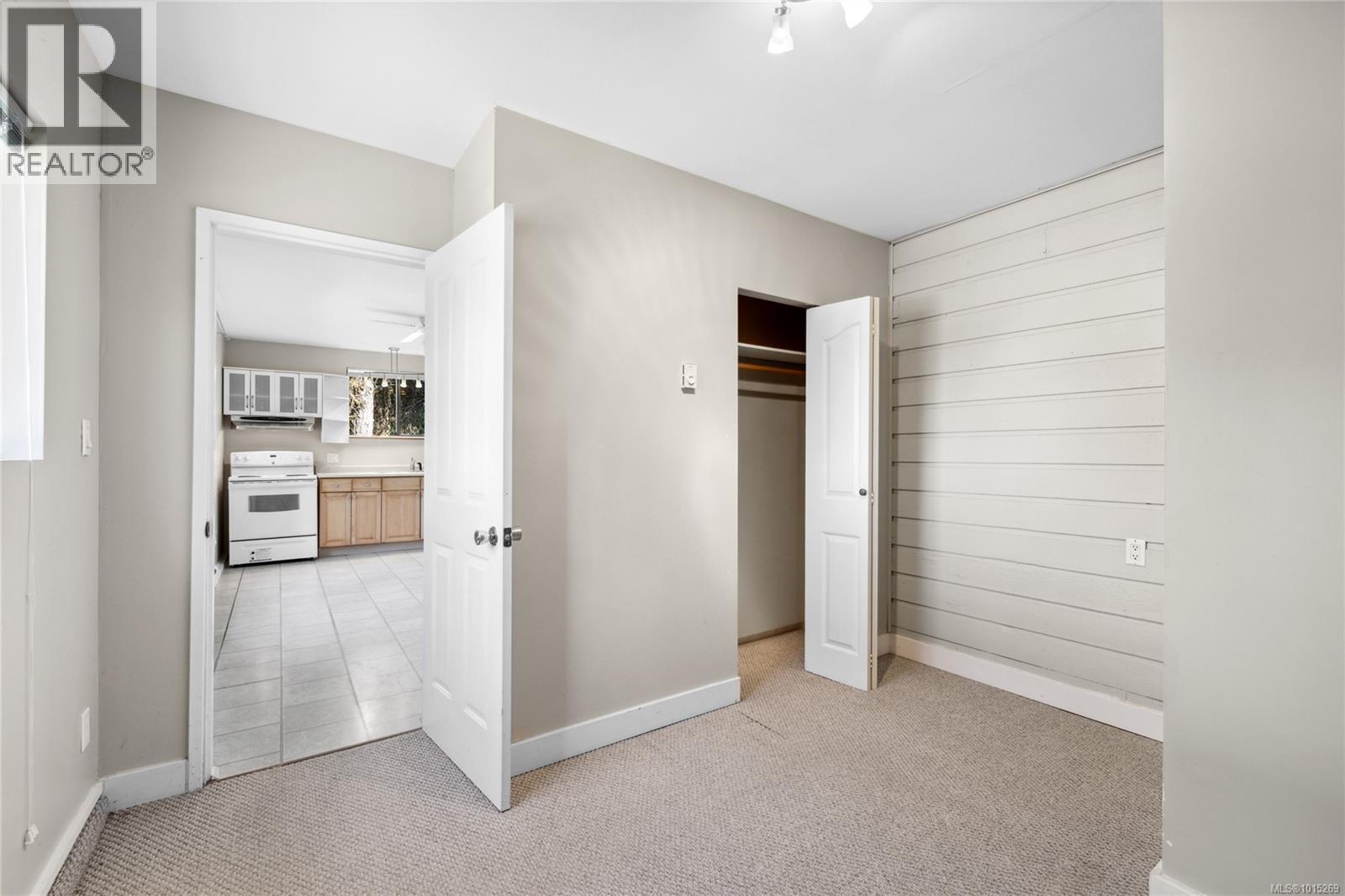 7496 Clark Cres, Lantzville