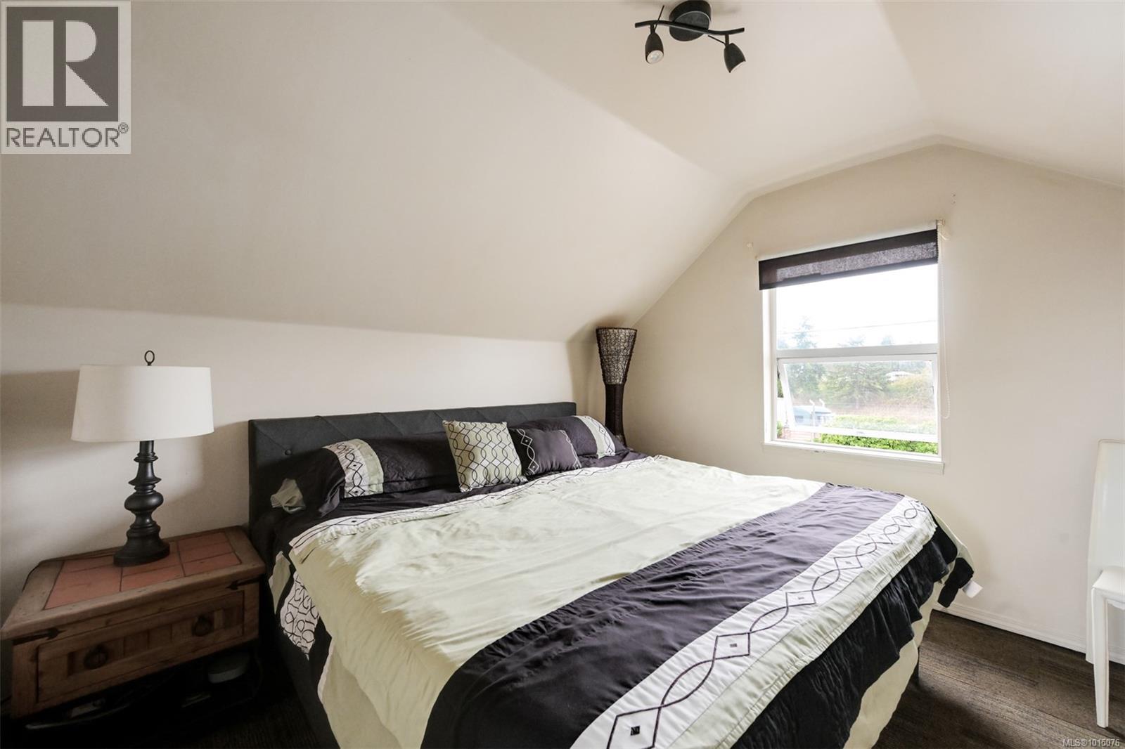  3883 Douglas Street, Saanich