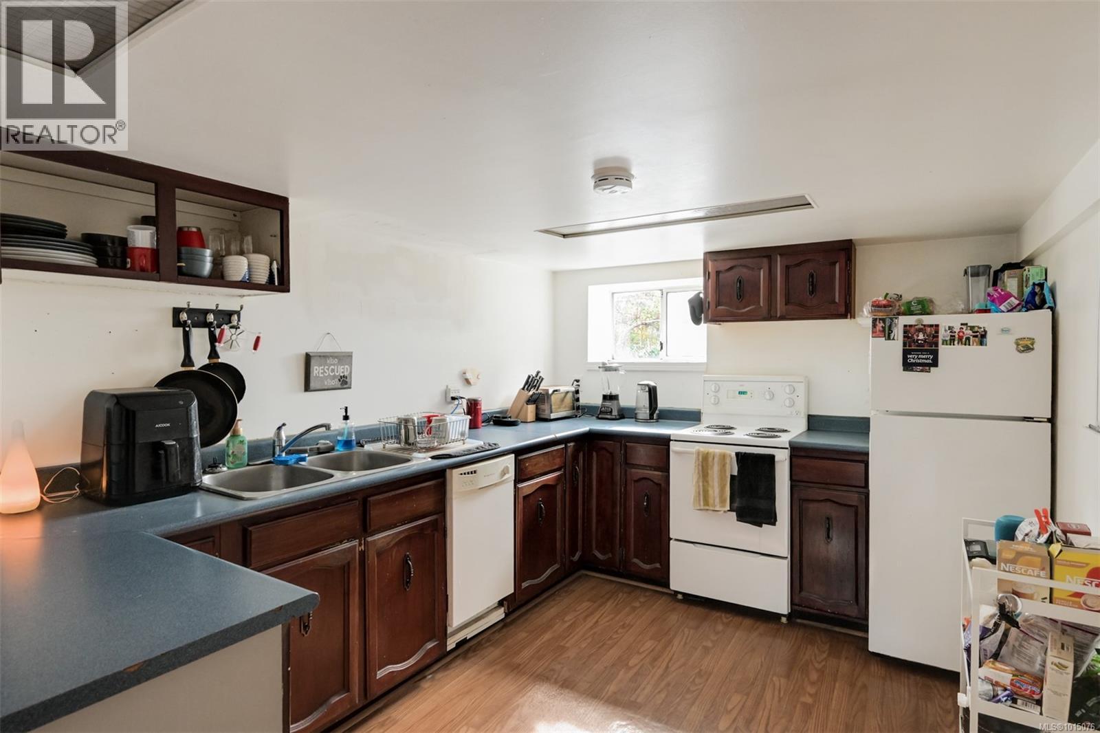  3883 Douglas Street, Saanich