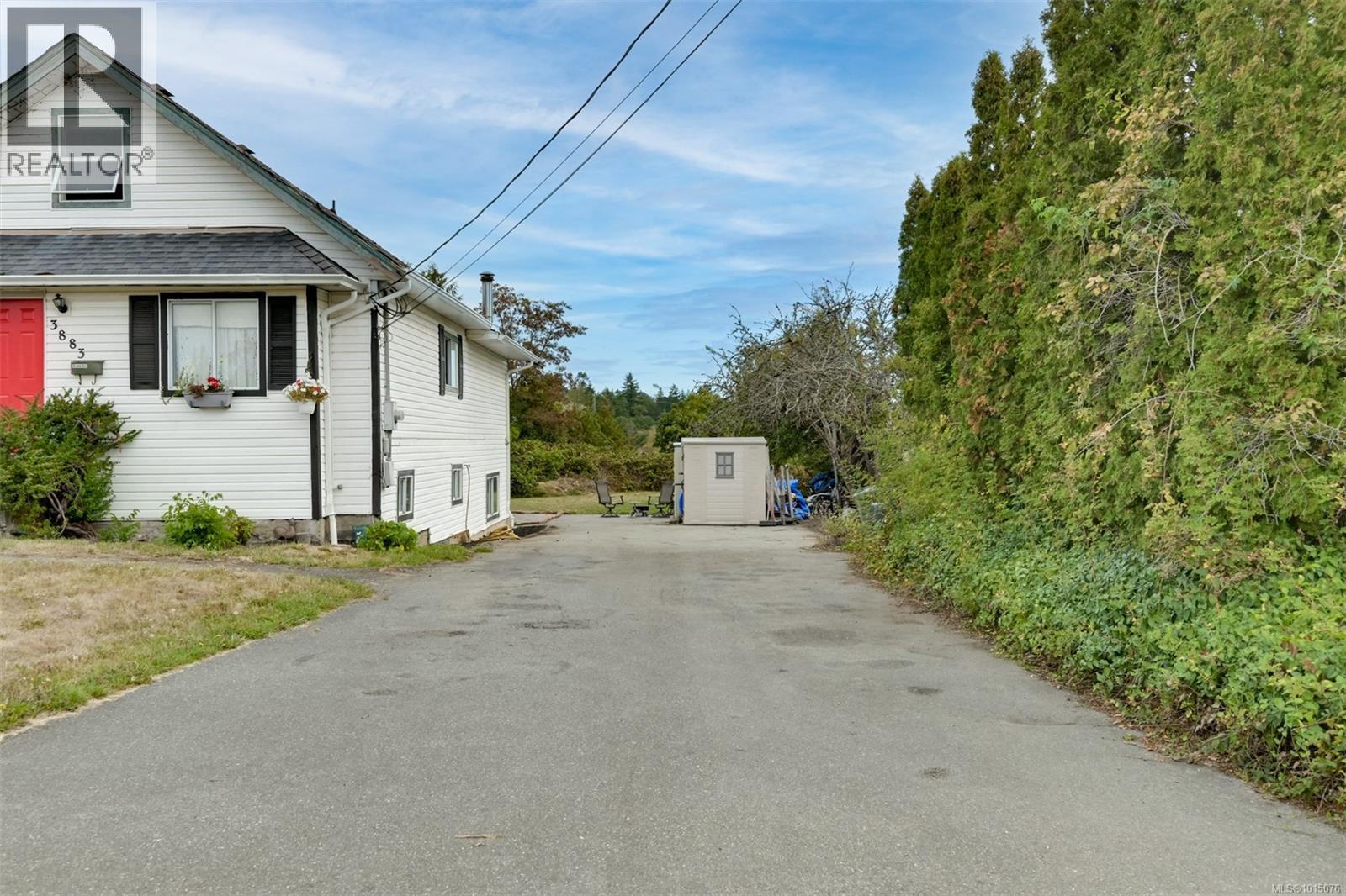  3883 Douglas Street, Saanich