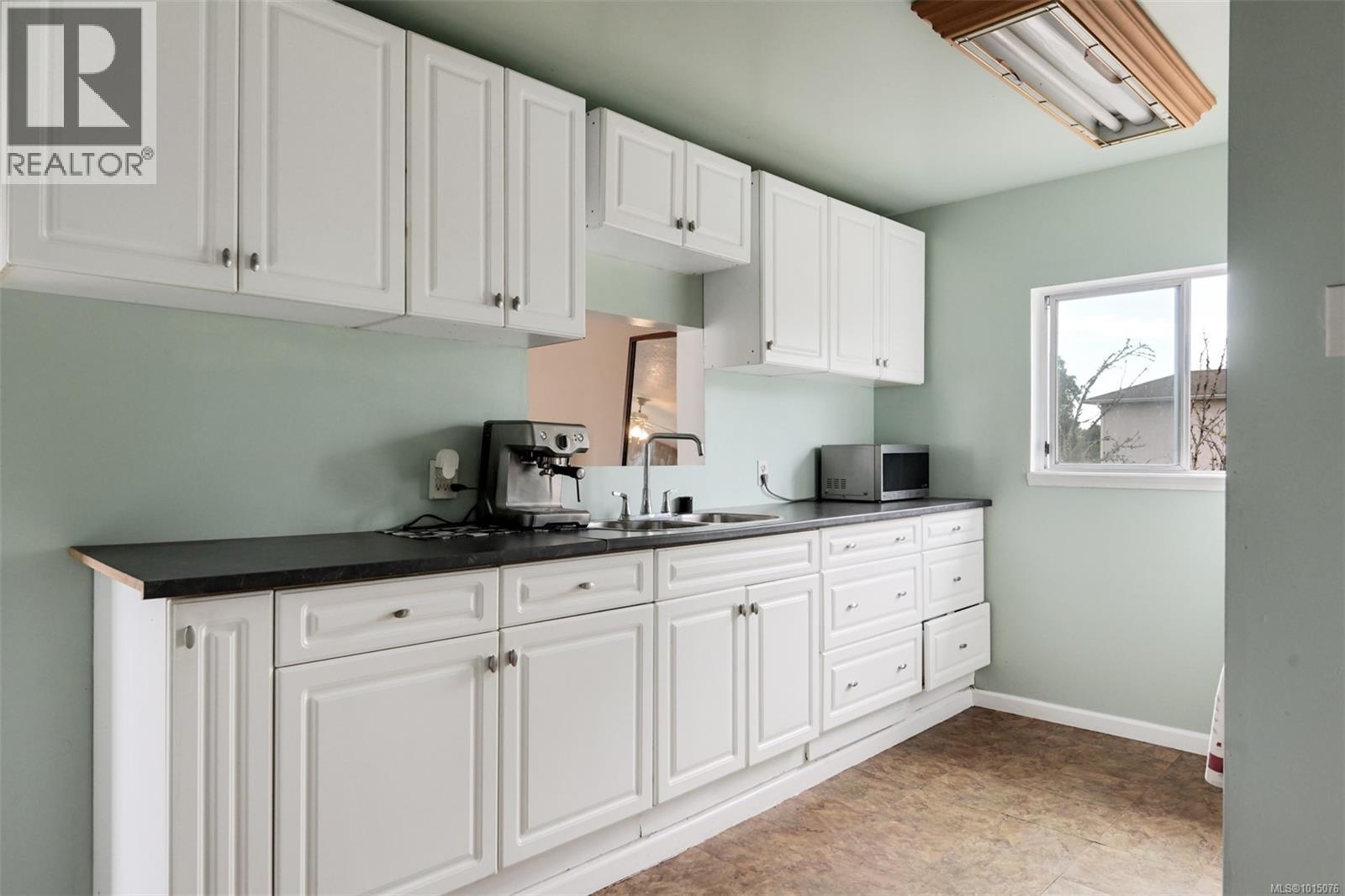  3883 Douglas Street, Saanich