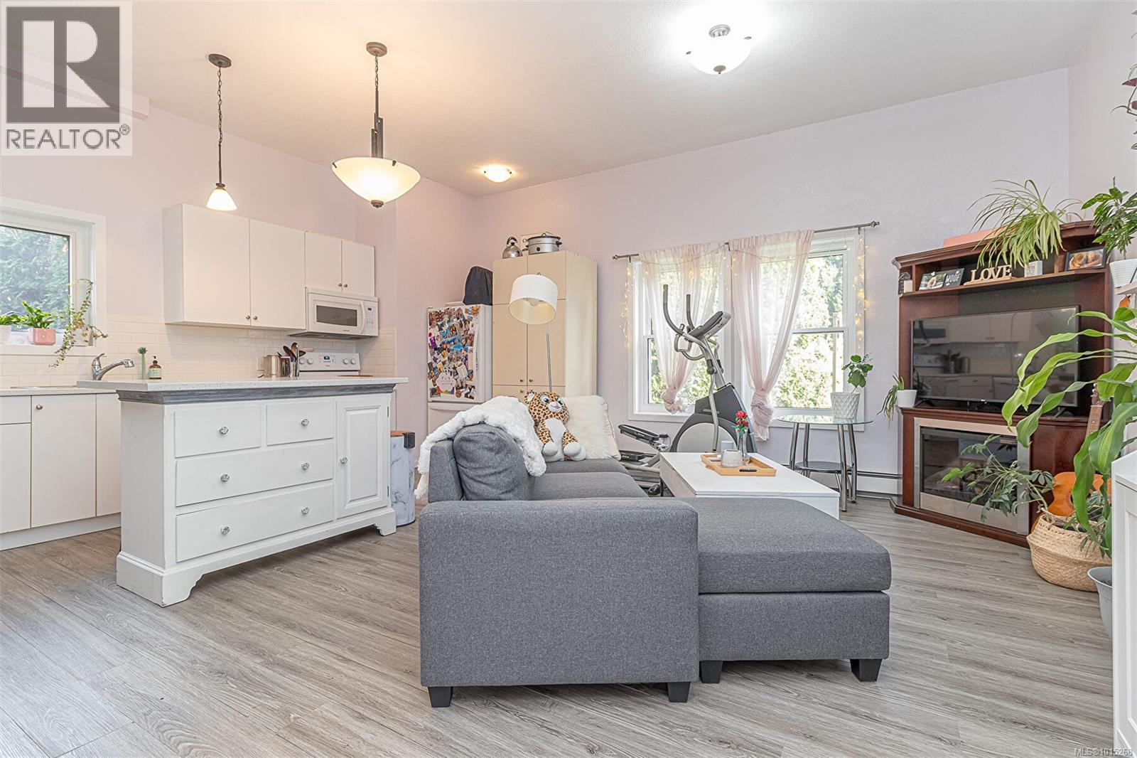  4050 Santa Maria Avenue, Saanich