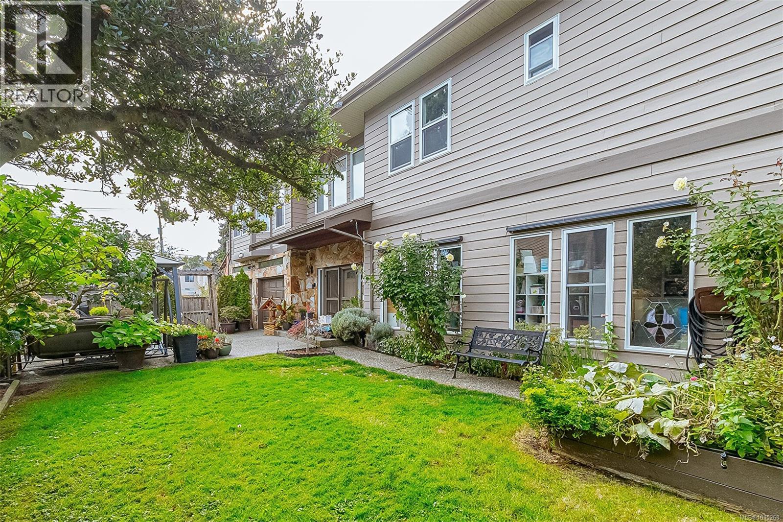  4050 Santa Maria Avenue, Saanich