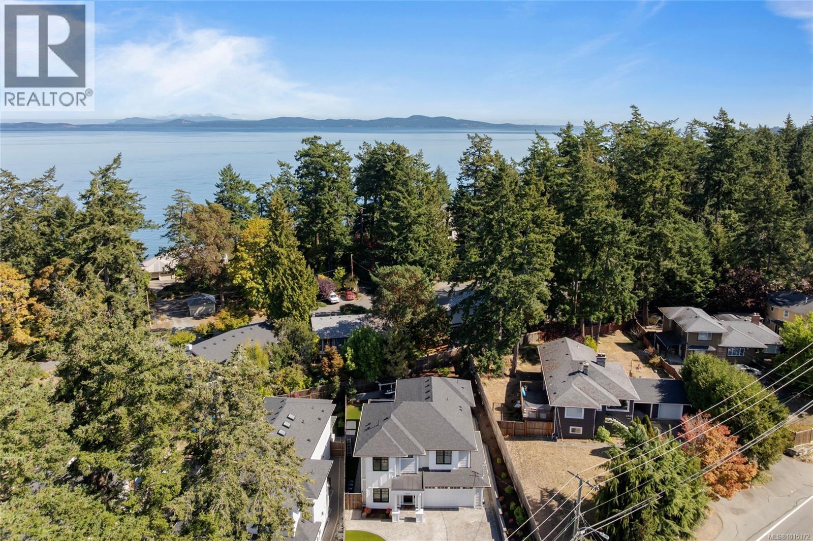 4829 Cordova Bay Rd, Saanich