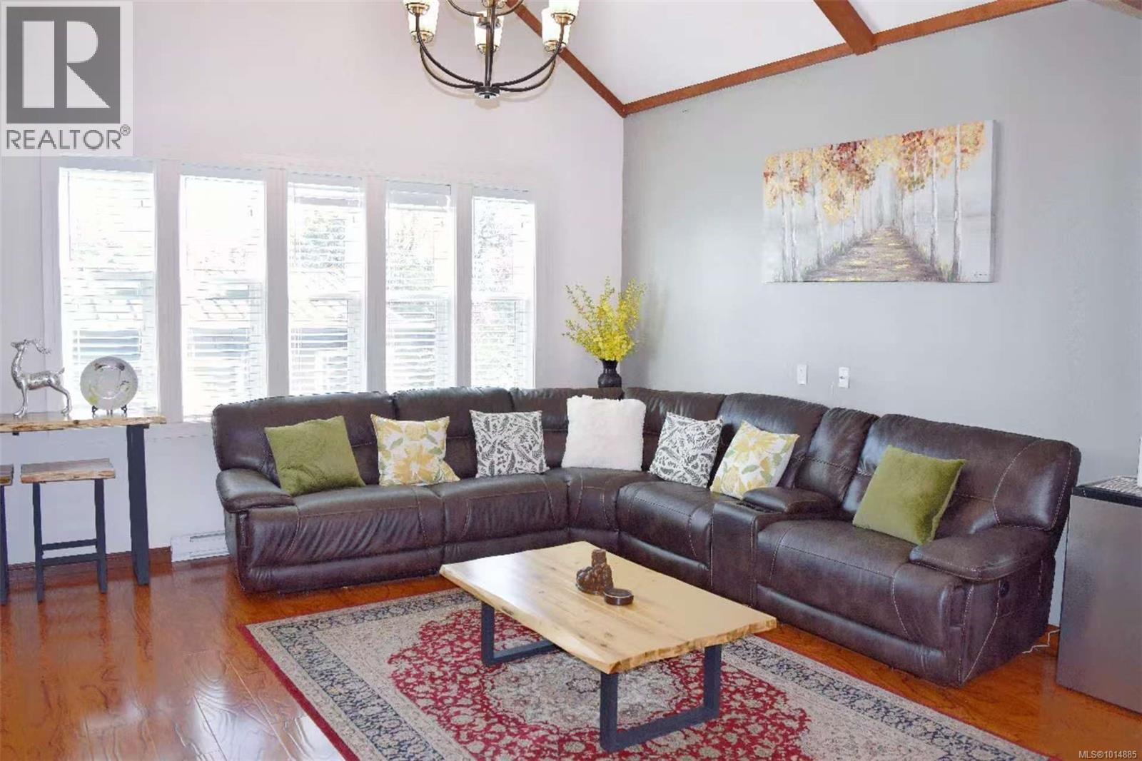  4037 Nelthorpe Street, Saanich