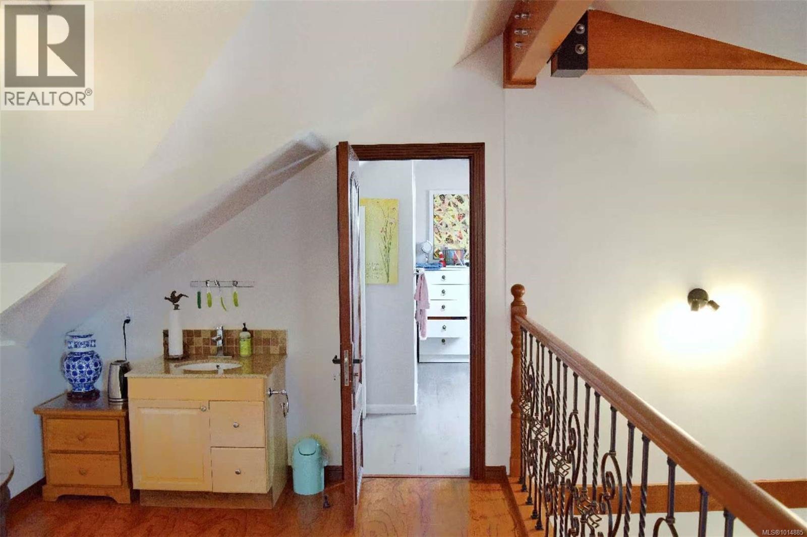  4037 Nelthorpe Street, Saanich