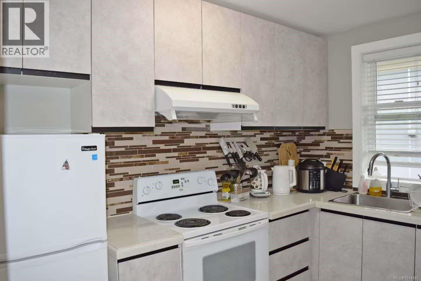  4037 Nelthorpe Street, Saanich