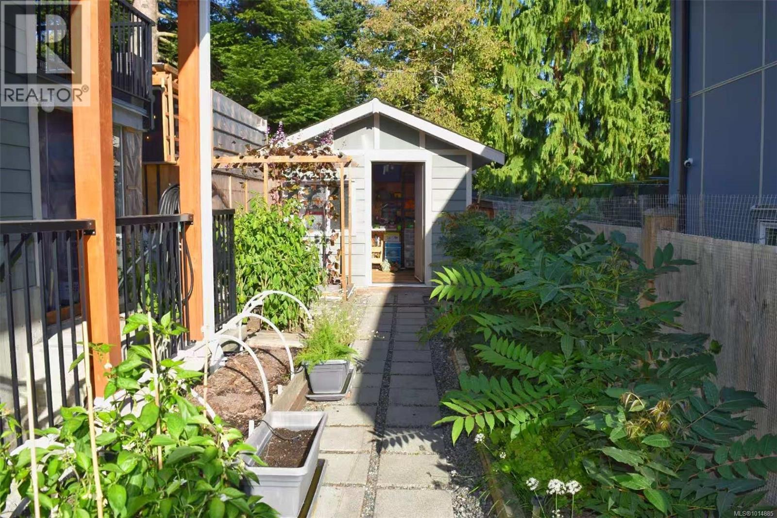  4037 Nelthorpe Street, Saanich