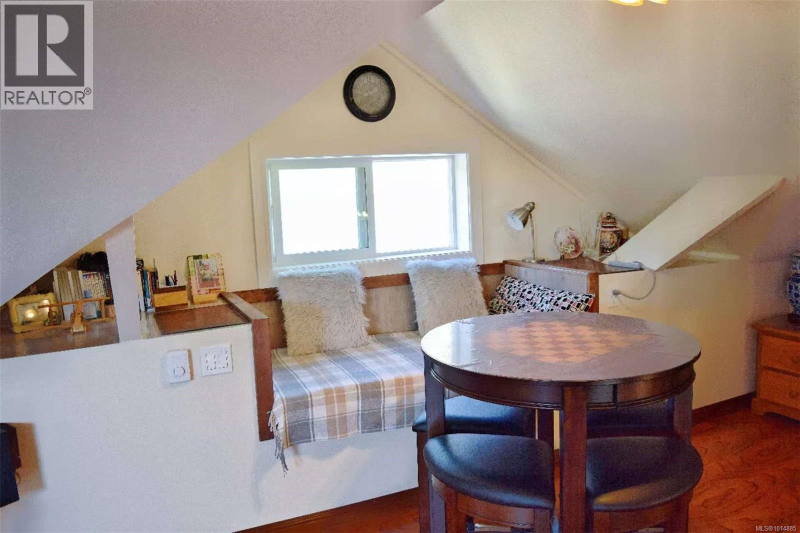  4037 Nelthorpe Street, Saanich