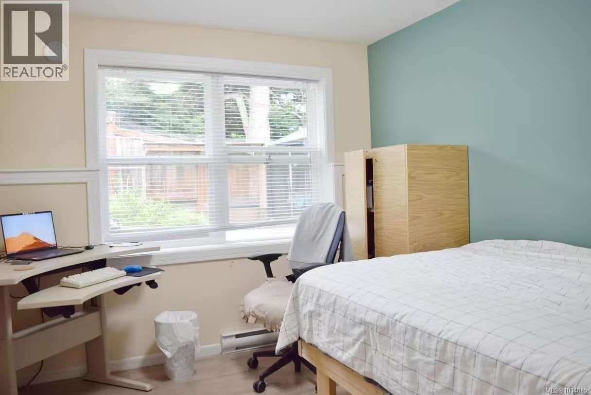  4037 Nelthorpe Street, Saanich