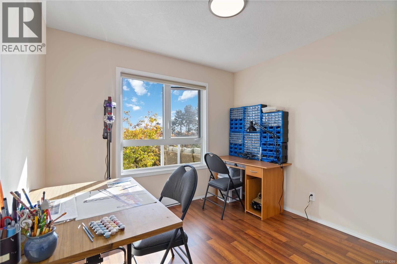 317 2245 James White Boulevard, Sidney