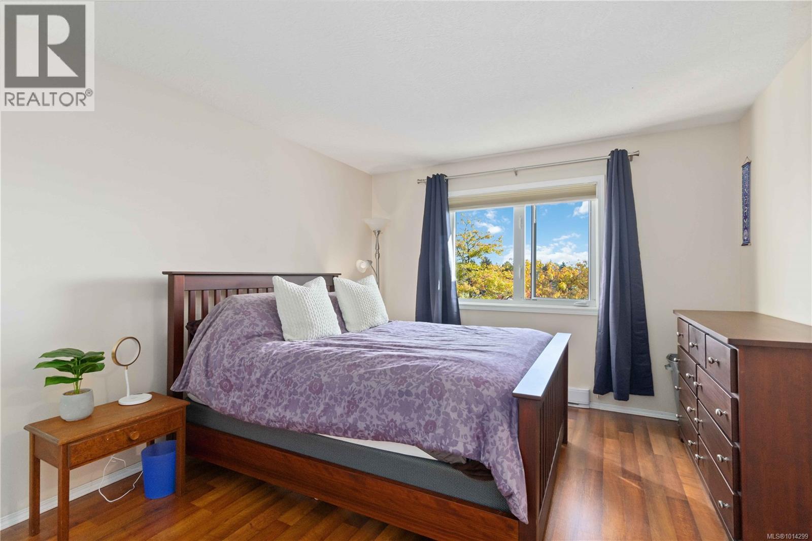 317 2245 James White Boulevard, Sidney