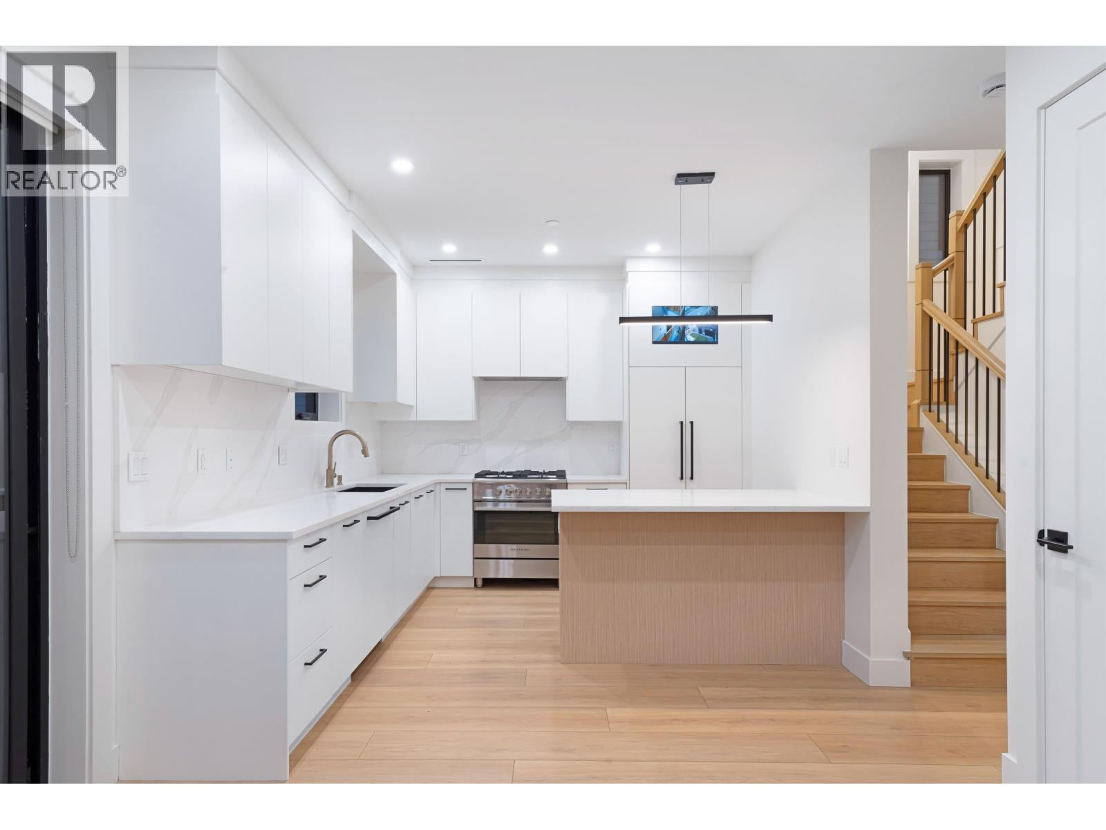 2 5315 INVERNESS STREET, Vancouver