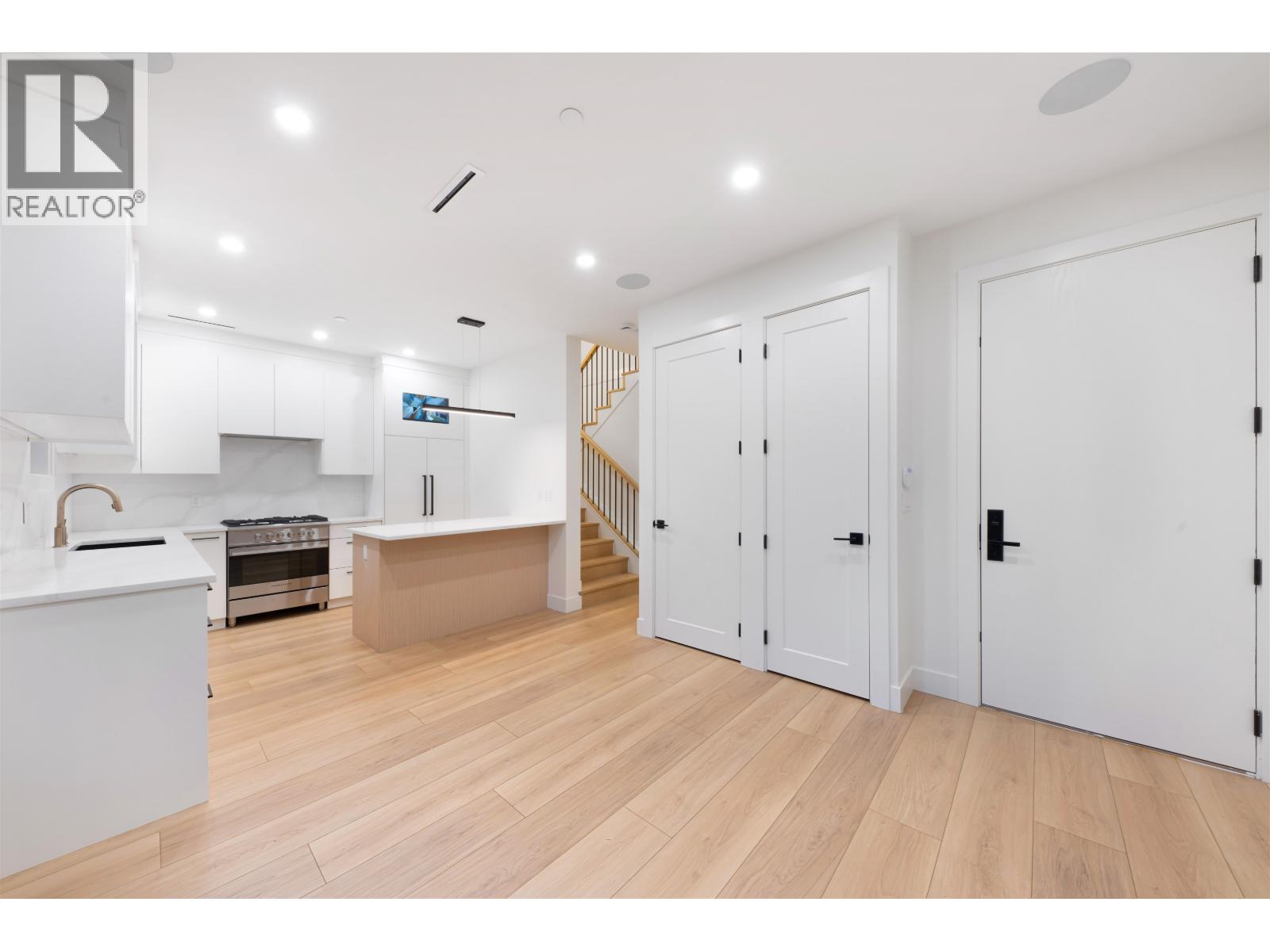 2 5315 INVERNESS STREET, Vancouver