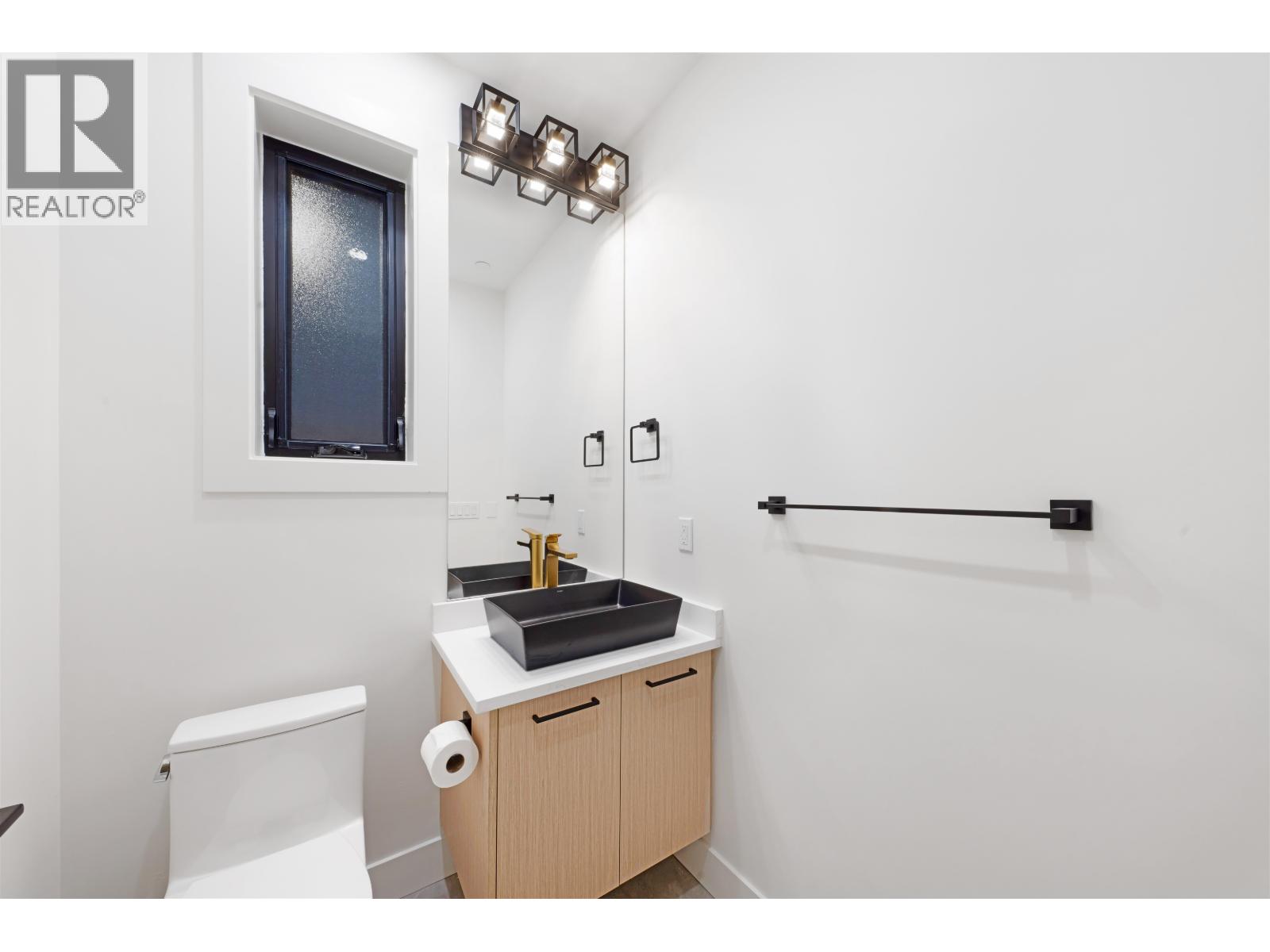 2 5315 INVERNESS STREET, Vancouver