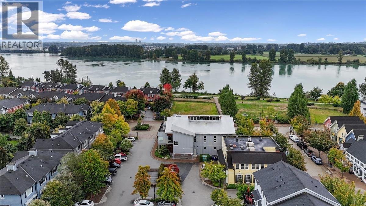 19 19572 FRASER WAY, Pitt Meadows