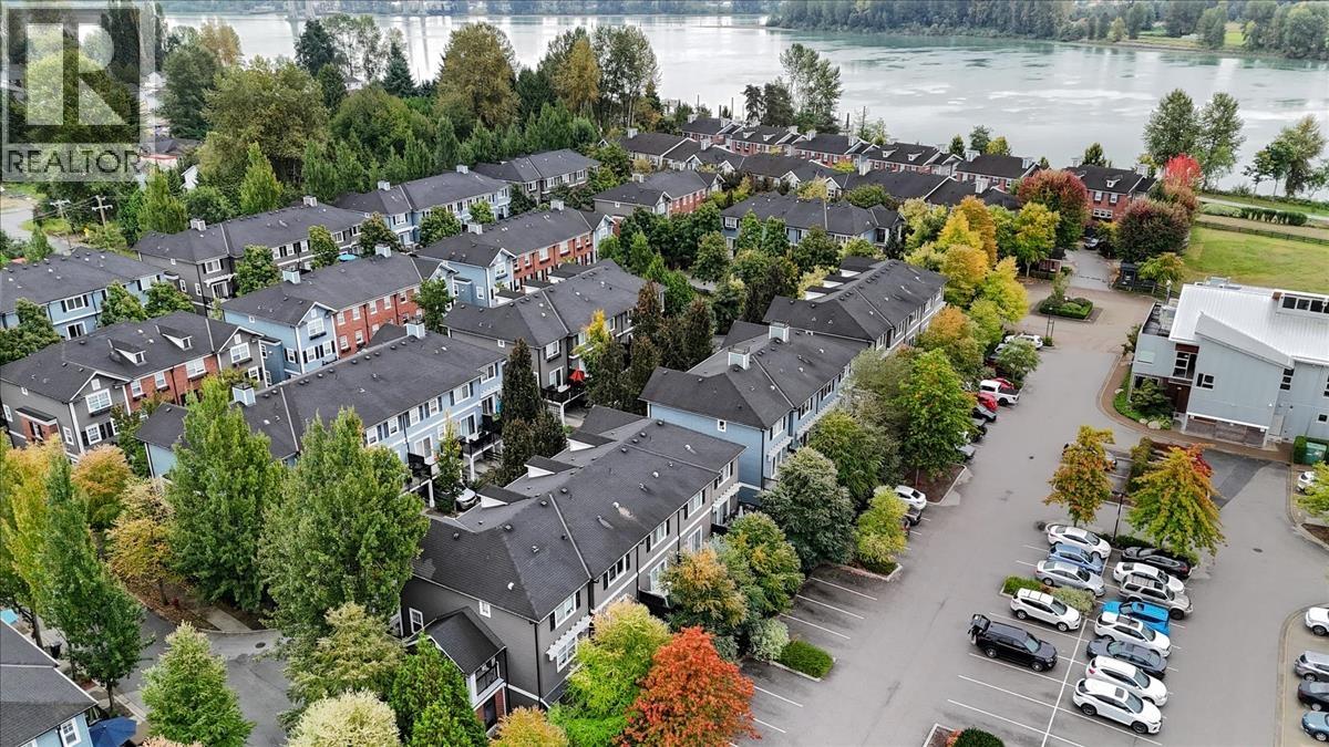 19 19572 FRASER WAY, Pitt Meadows