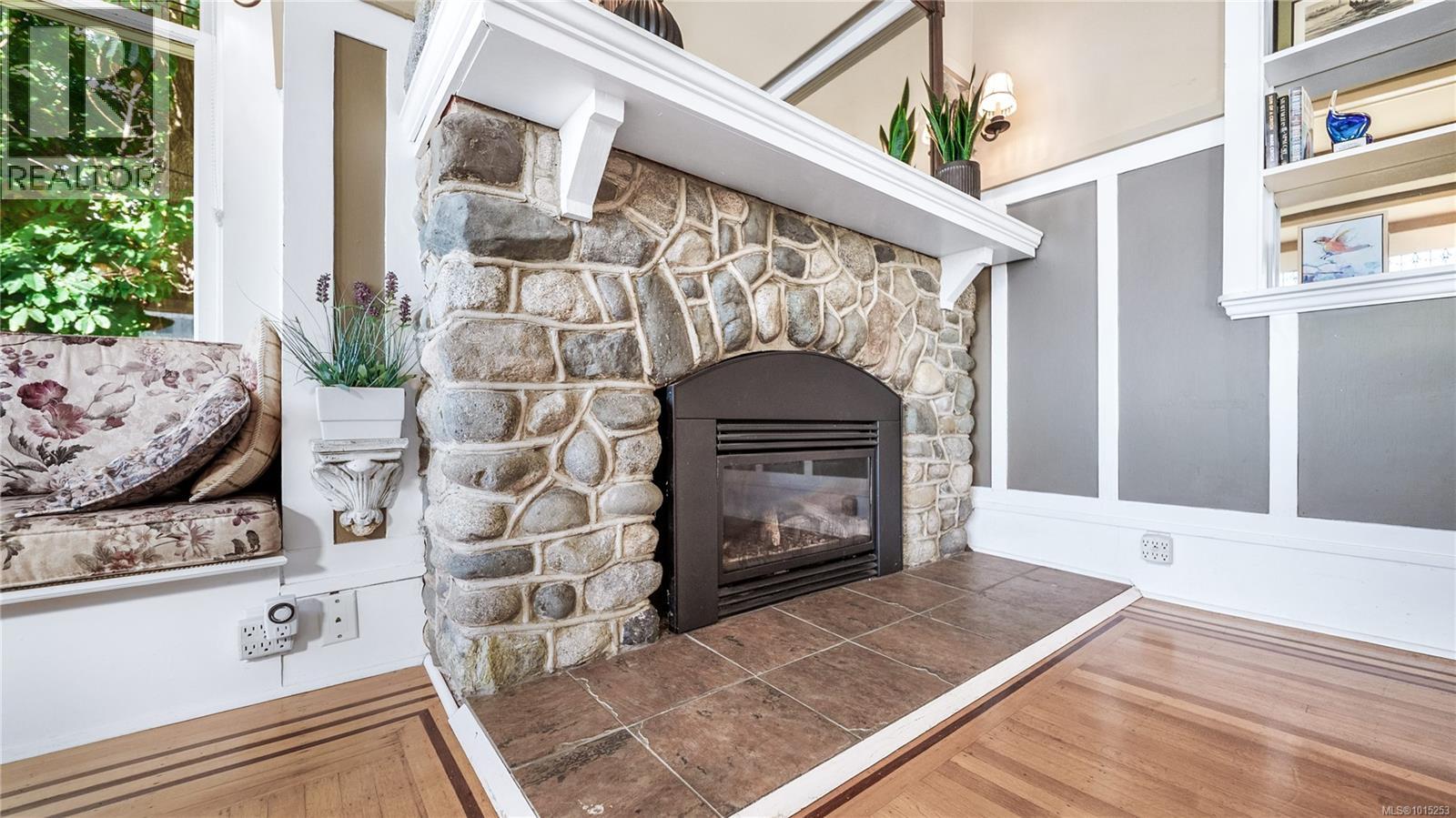 1124 Dallas Rd, Victoria