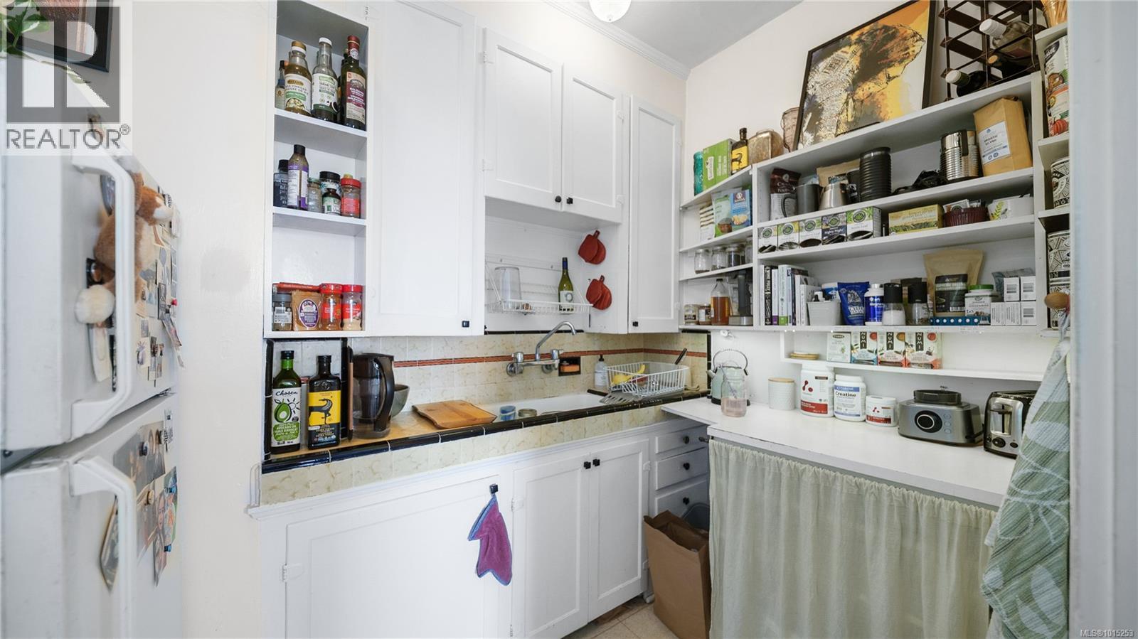 1124 Dallas Rd, Victoria