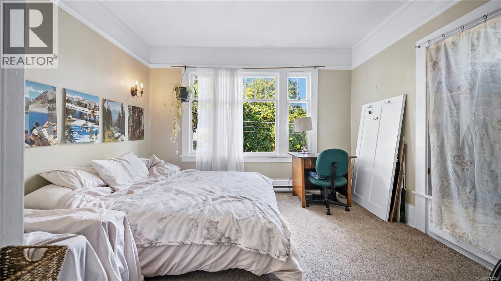 1124 Dallas Rd, Victoria