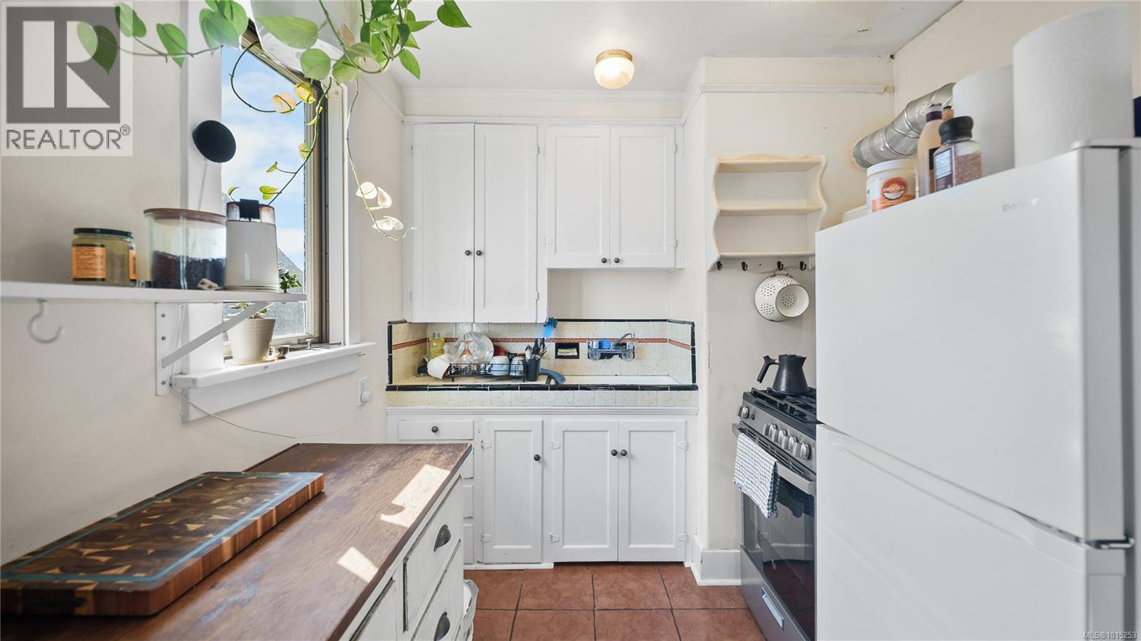 1124 Dallas Rd, Victoria