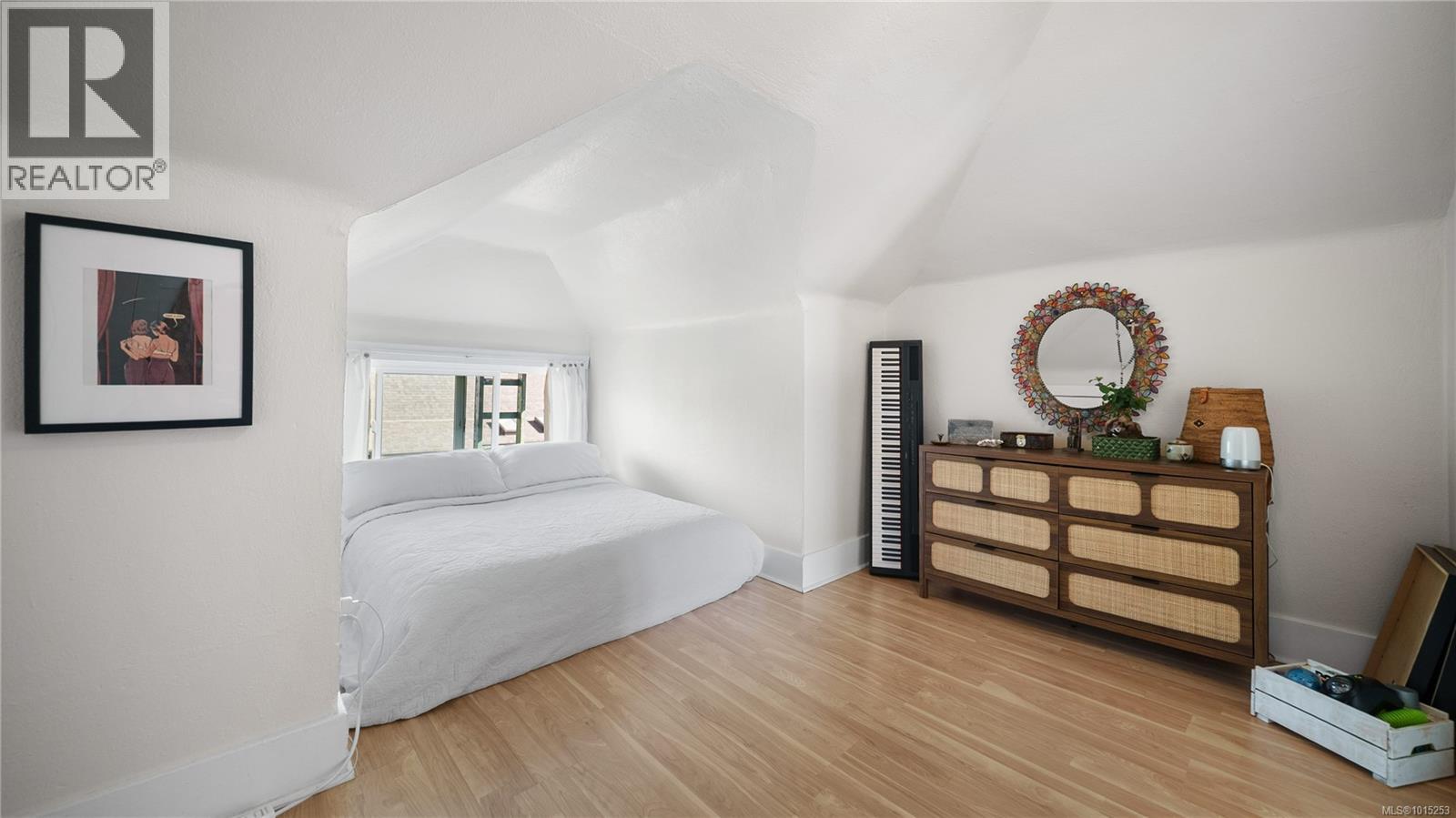 1124 Dallas Rd, Victoria