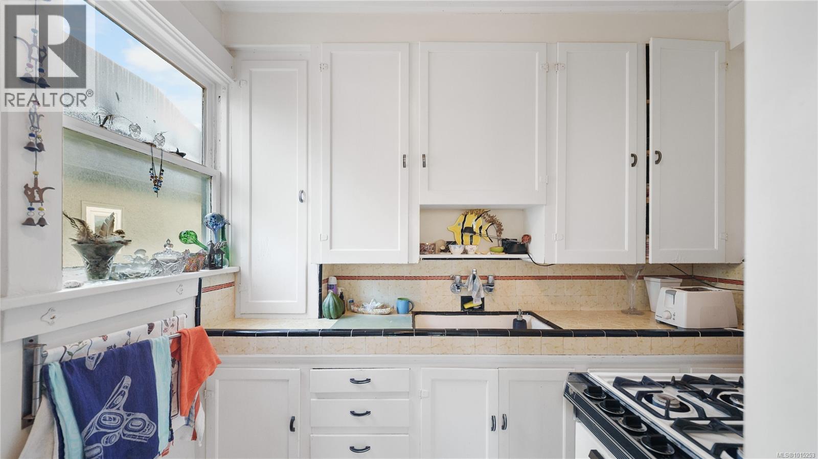 1124 Dallas Rd, Victoria