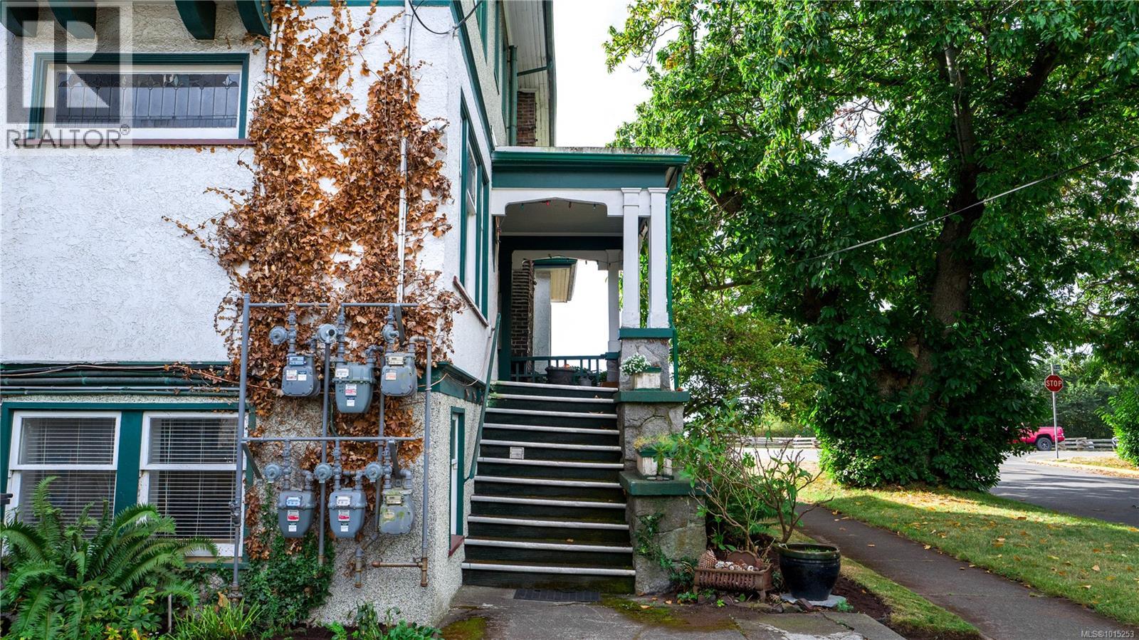1124 Dallas Rd, Victoria