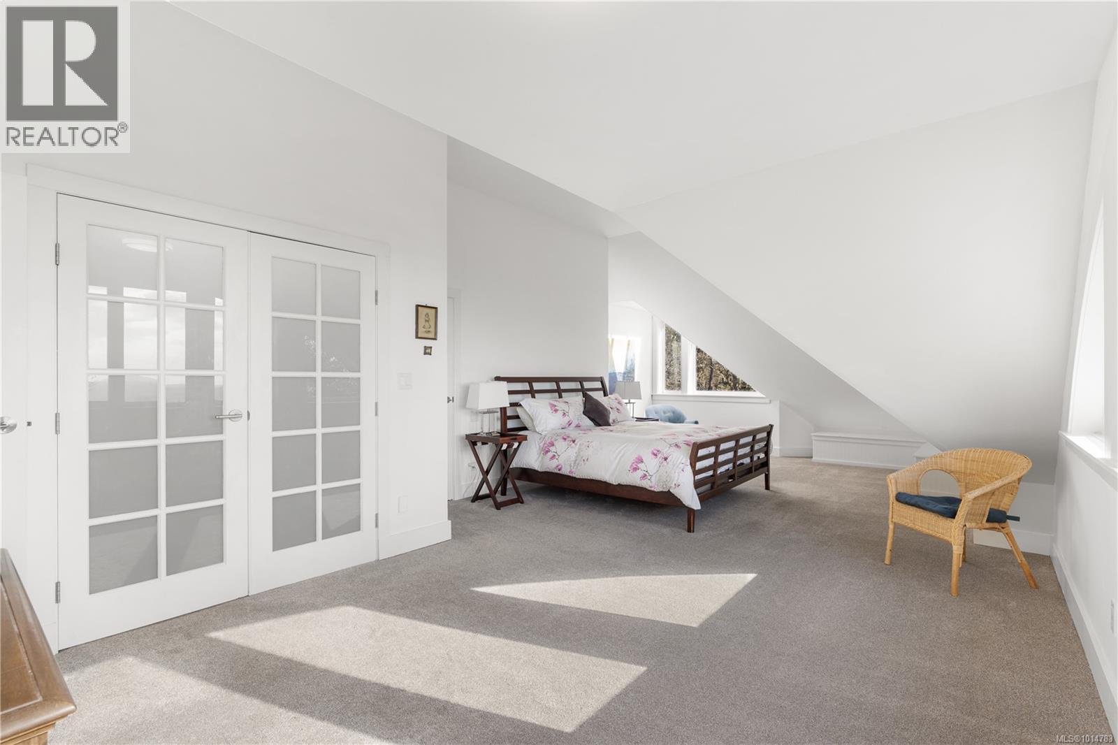  8242 Thomson Place, Central Saanich