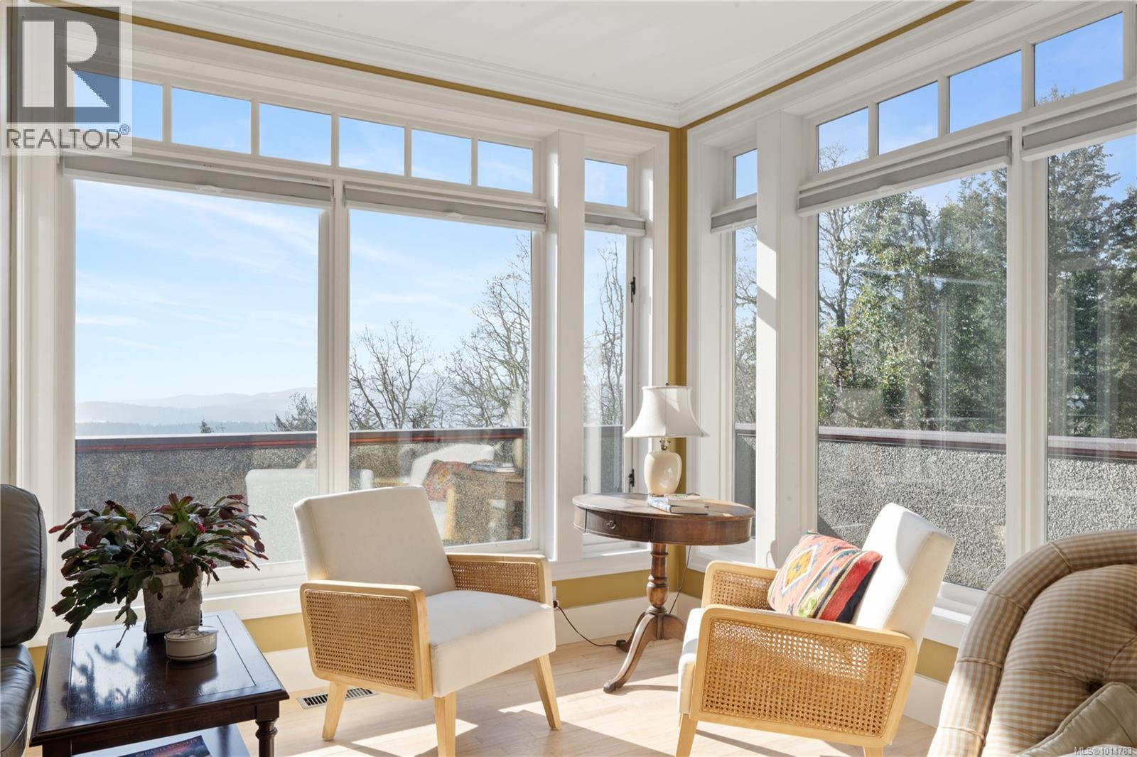  8242 Thomson Place, Central Saanich