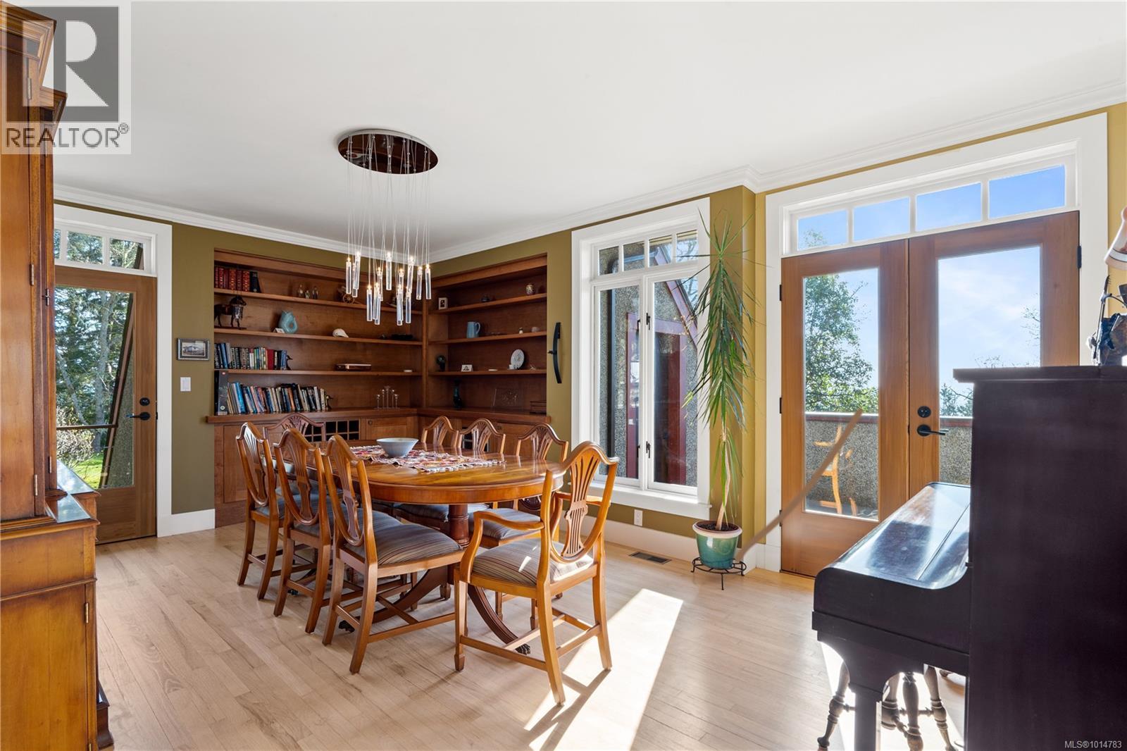  8242 Thomson Place, Central Saanich