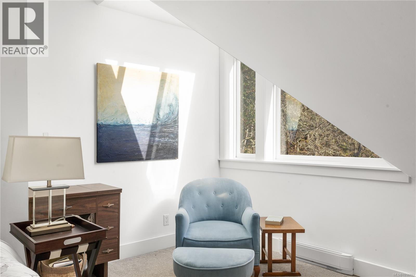  8242 Thomson Place, Central Saanich